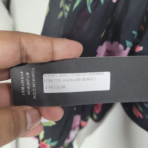 Yumi Kim Norma Jean Crop Top Tie Front Puffy Sleeves Floral Garland Black Small - Picture 7 of 7